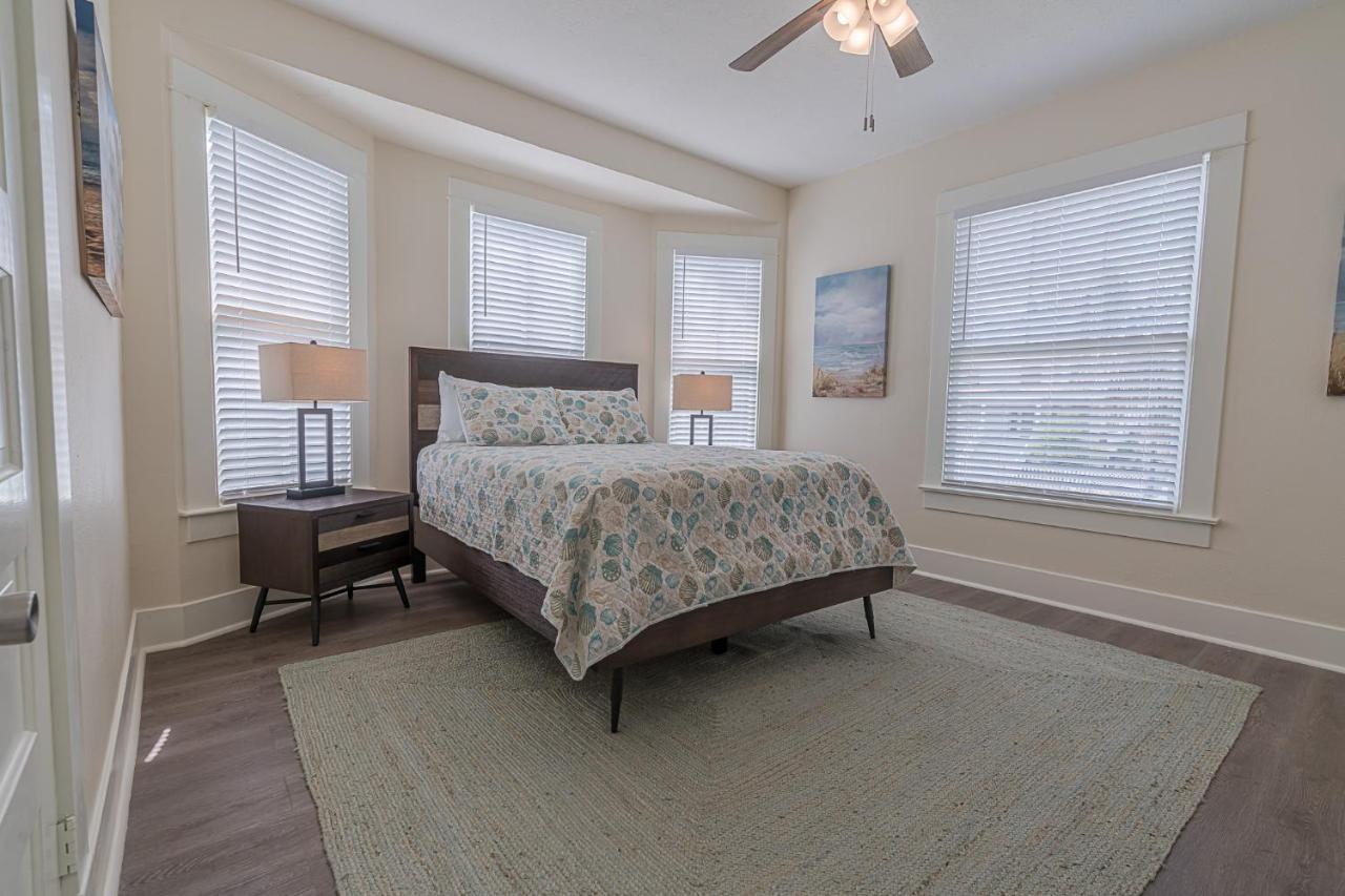 Uptown Cottage Newly Updated Home Near The Strand Galveston Harbor And Utmb Exterior foto